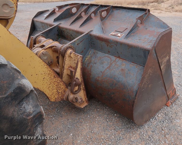 image for item GD9906 1995 John Deere 624G wheel loader