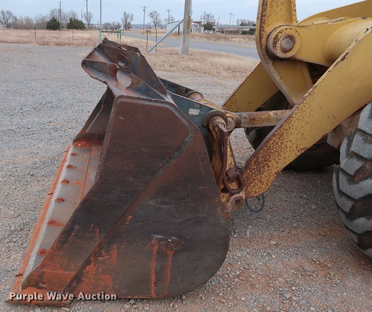 image for item GD9906 1995 John Deere 624G wheel loader