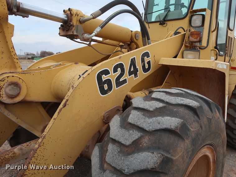 image for item GD9906 1995 John Deere 624G wheel loader