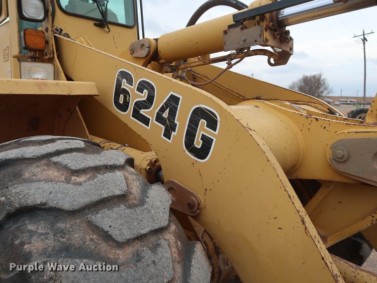 image for item GD9906 1995 John Deere 624G wheel loader