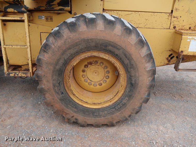 image for item GD9906 1995 John Deere 624G wheel loader