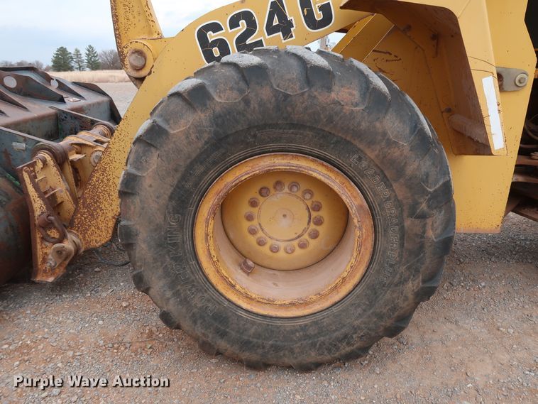 image for item GD9906 1995 John Deere 624G wheel loader