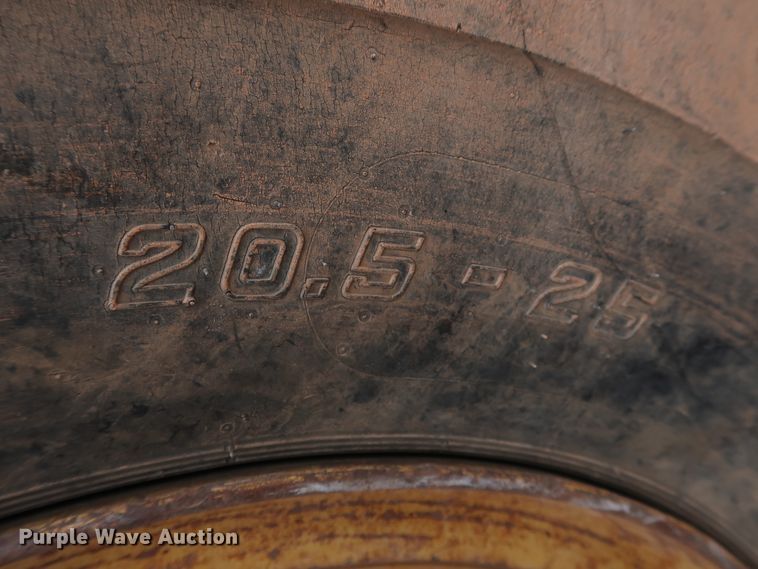 image for item GD9906 1995 John Deere 624G wheel loader