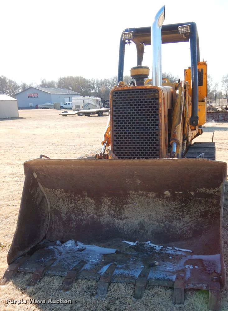 image for item GF9779 1976 John Deere 555 track loader