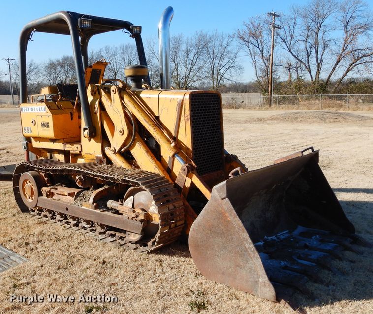 image for item GF9779 1976 John Deere 555 track loader
