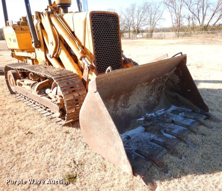 image for item GF9779 1976 John Deere 555 track loader