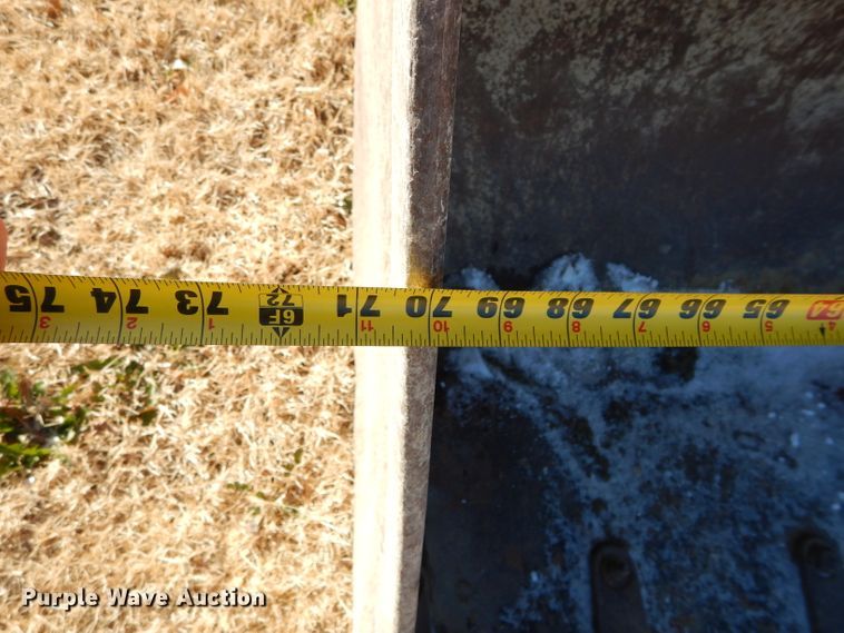 image for item GF9779 1976 John Deere 555 track loader