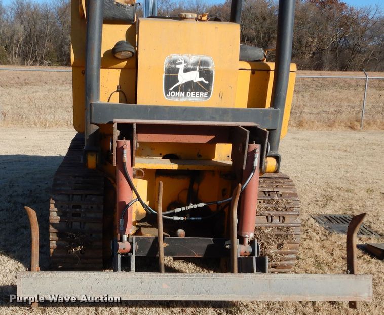 image for item GF9779 1976 John Deere 555 track loader