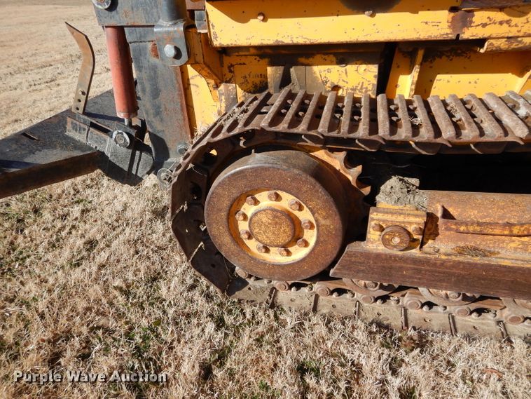 image for item GF9779 1976 John Deere 555 track loader