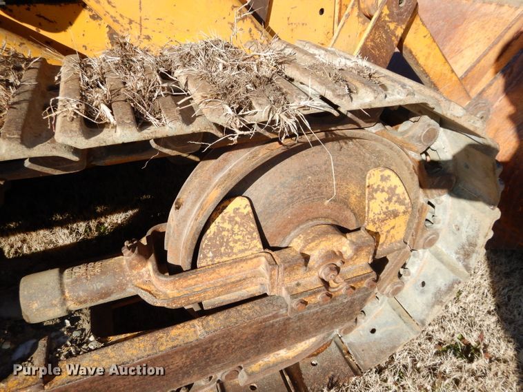 image for item GF9779 1976 John Deere 555 track loader