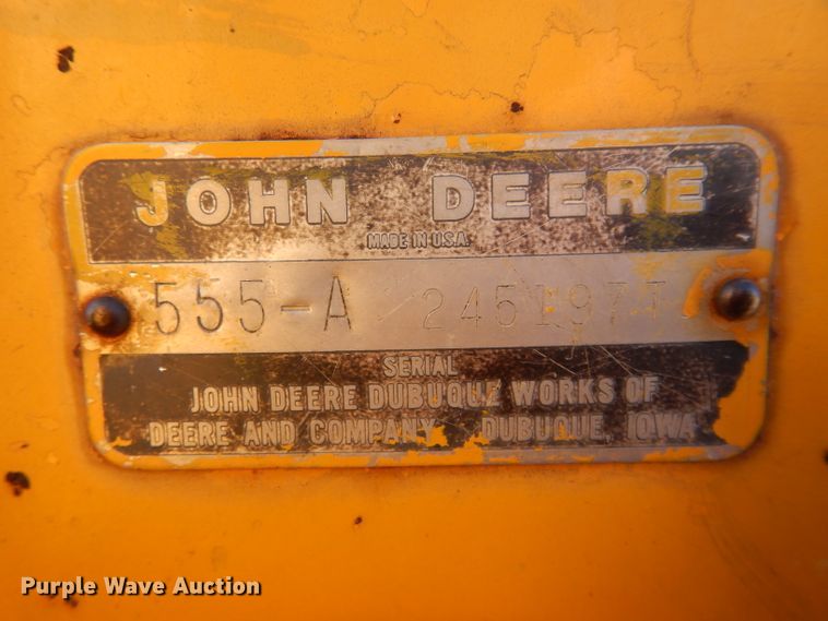 image for item GF9779 1976 John Deere 555 track loader