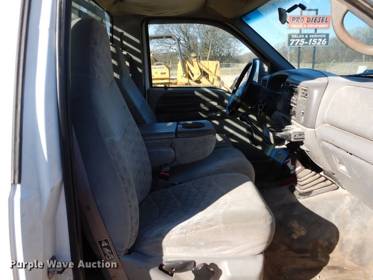 image for item GF9780 1999 Ford F450 Super Duty flatbed truck