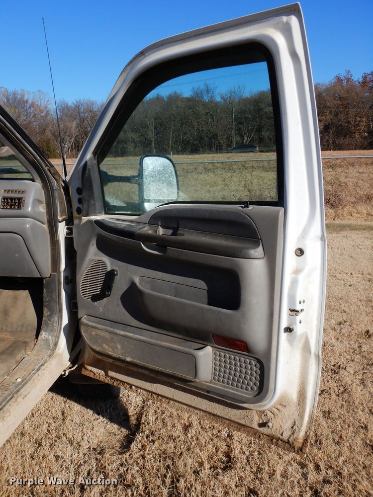 image for item GF9780 1999 Ford F450 Super Duty flatbed truck