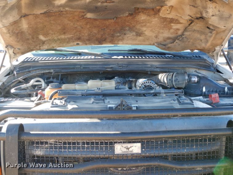 image for item GF9780 1999 Ford F450 Super Duty flatbed truck