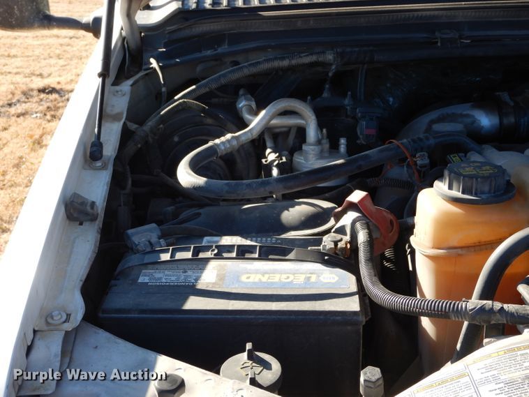 image for item GF9780 1999 Ford F450 Super Duty flatbed truck