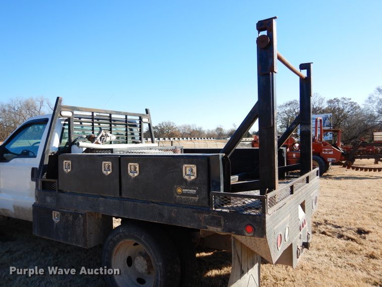 image for item GF9780 1999 Ford F450 Super Duty flatbed truck