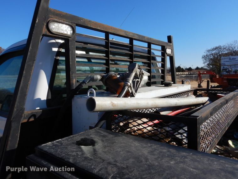 image for item GF9780 1999 Ford F450 Super Duty flatbed truck