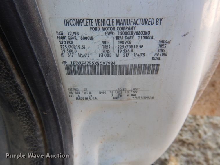 image for item GF9780 1999 Ford F450 Super Duty flatbed truck