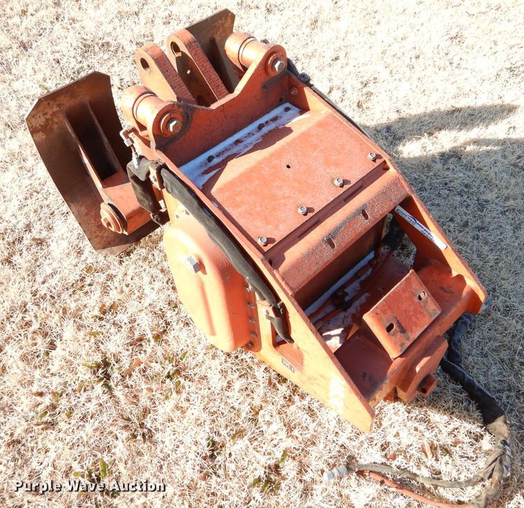 image for item GF9781 Ditch Witch H830 vibratory compactor