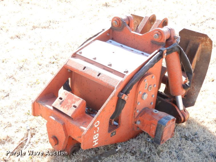 image for item GF9781 Ditch Witch H830 vibratory compactor