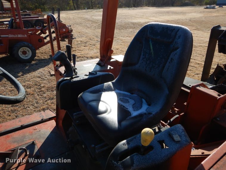 image for item GF9782 1998 Ditch Witch 7020 trencher