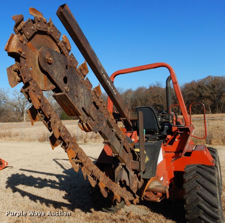 image for item GF9782 1998 Ditch Witch 7020 trencher