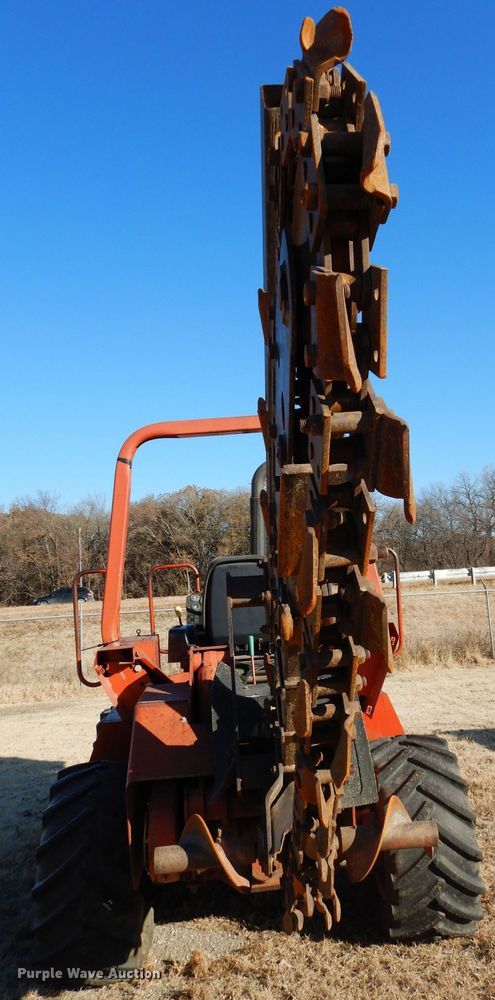 image for item GF9782 1998 Ditch Witch 7020 trencher