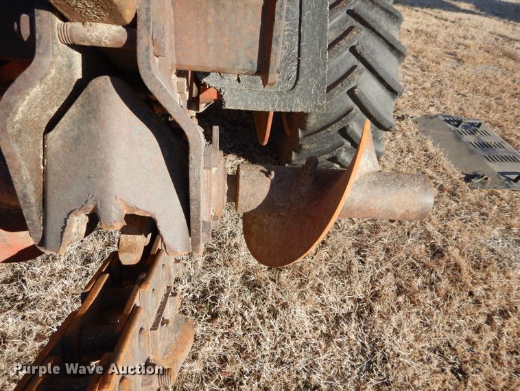 image for item GF9782 1998 Ditch Witch 7020 trencher