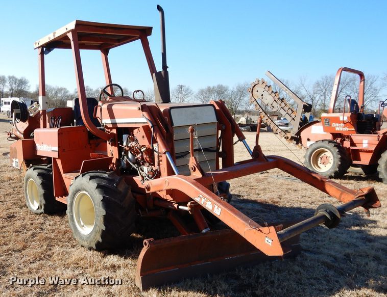 image for item GF9783 1994 Ditch Witch 5110DD cable plow