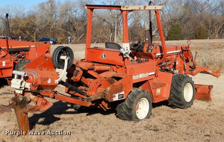 image for item GF9783 1994 Ditch Witch 5110DD cable plow
