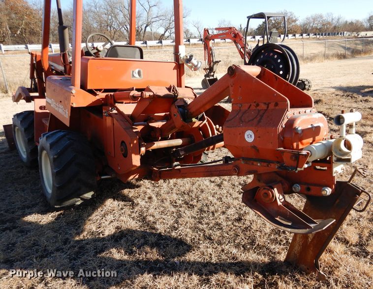 image for item GF9783 1994 Ditch Witch 5110DD cable plow