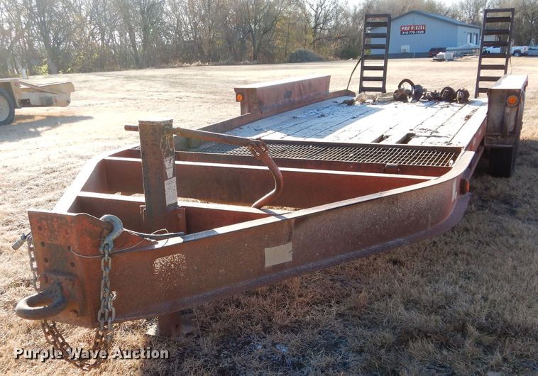 image for item GF9785 2002 Belshe equipment trailer