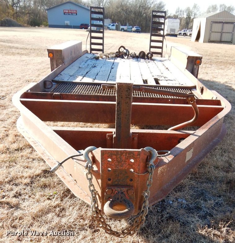 image for item GF9785 2002 Belshe equipment trailer