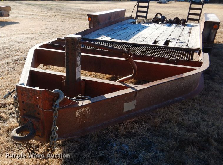 image for item GF9785 2002 Belshe equipment trailer