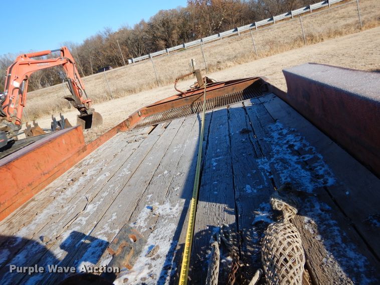 image for item GF9785 2002 Belshe equipment trailer