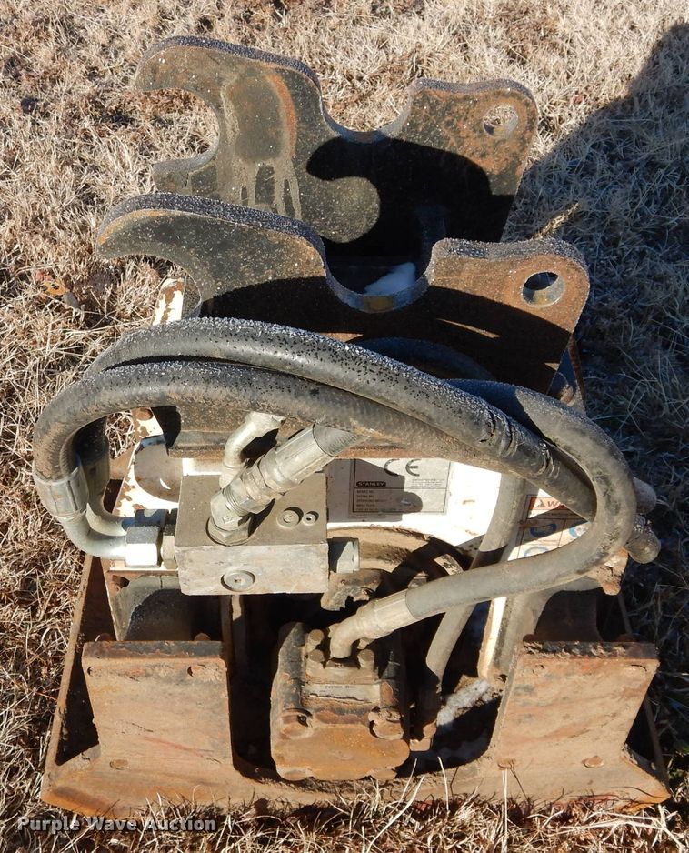 image for item GF9786 Stanley HS6000 vibratory plate compactor