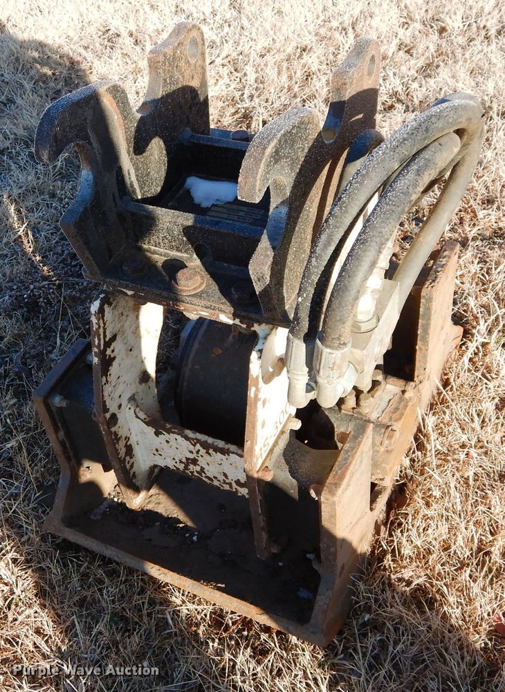 image for item GF9786 Stanley HS6000 vibratory plate compactor