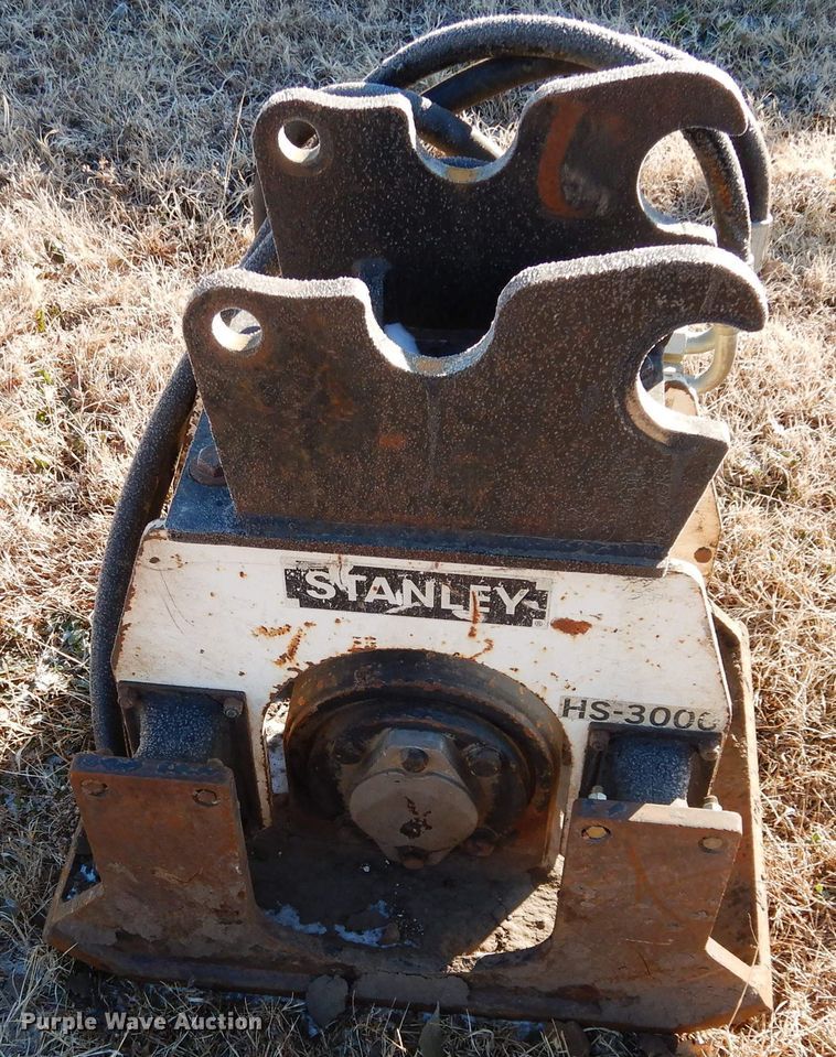 image for item GF9786 Stanley HS6000 vibratory plate compactor