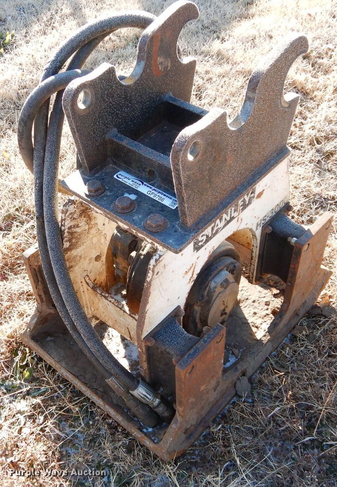 image for item GF9786 Stanley HS6000 vibratory plate compactor