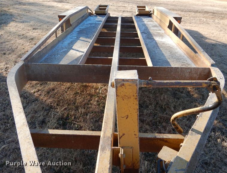 image for item GF9787 2009 Belshe equipment trailer