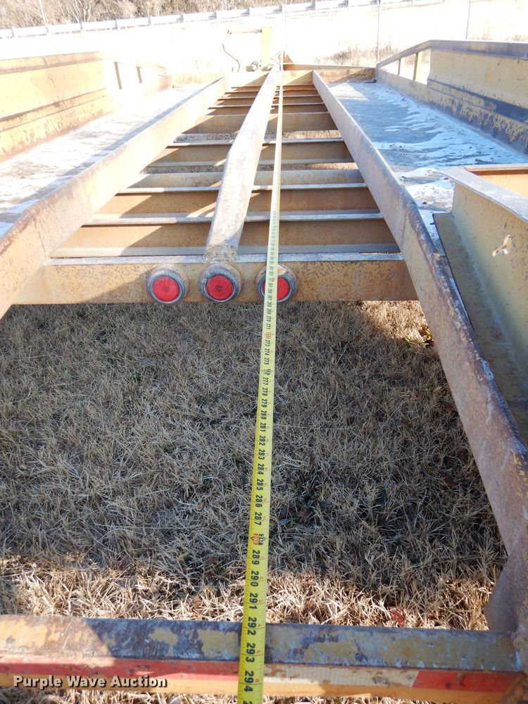 image for item GF9787 2009 Belshe equipment trailer