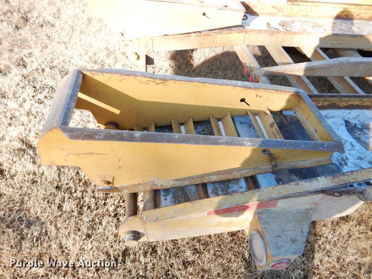 image for item GF9787 2009 Belshe equipment trailer