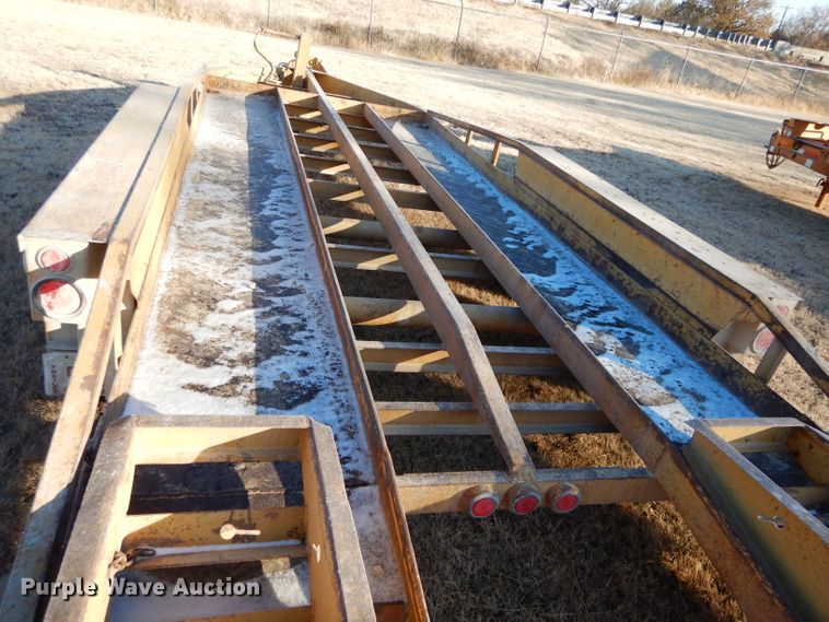 image for item GF9787 2009 Belshe equipment trailer