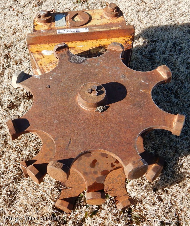 image for item GF9790 Dymax 6W-18 wheel compactor