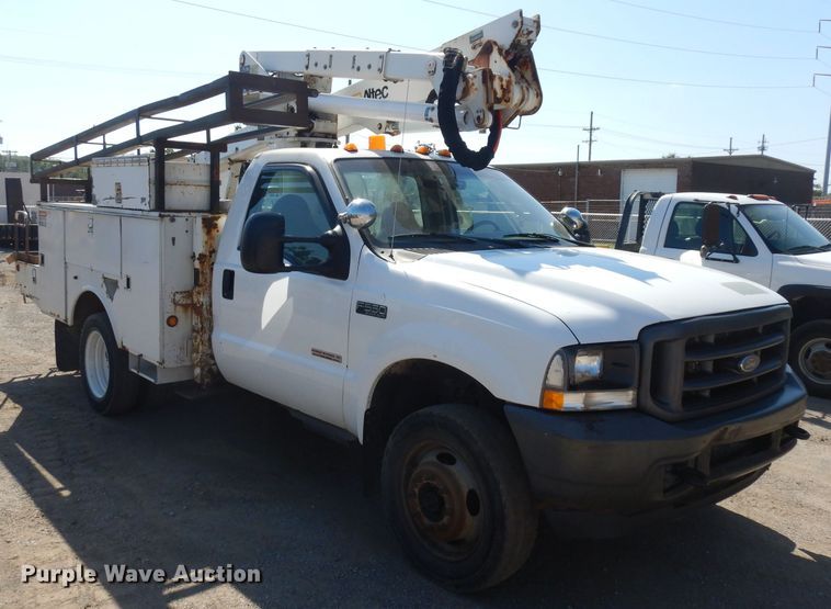 image for item GI9328 2004 Ford F550 Super Duty bucket truck