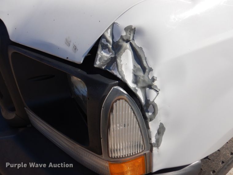 image for item GI9328 2004 Ford F550 Super Duty bucket truck