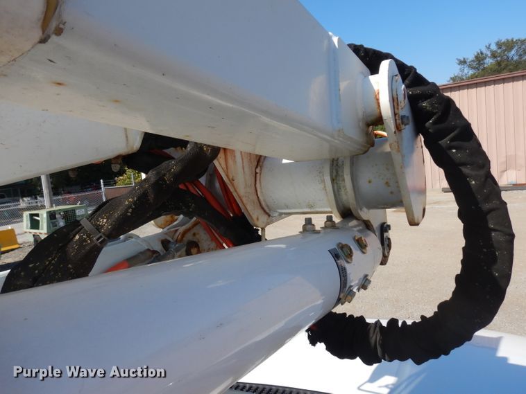 image for item GI9328 2004 Ford F550 Super Duty bucket truck