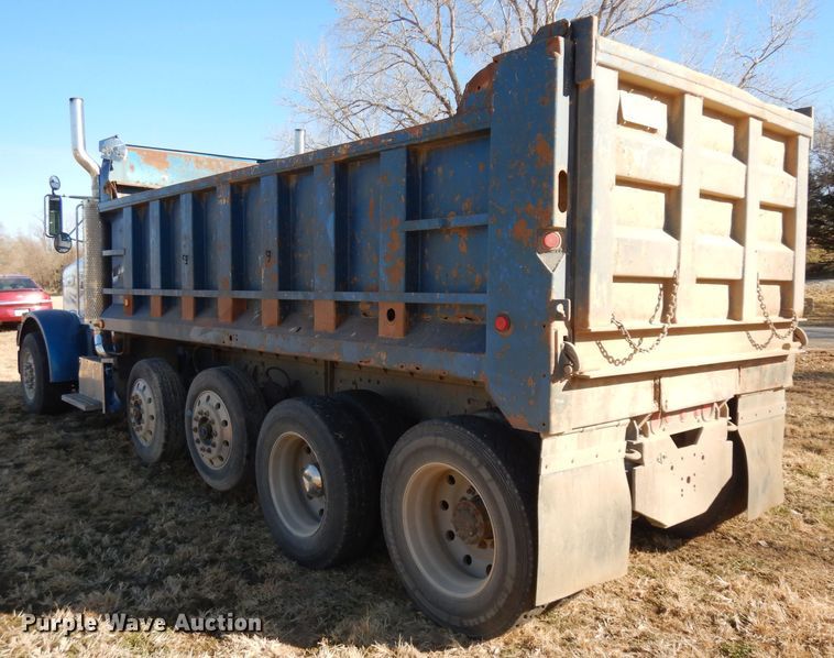 image for item GJ9086 1992 Peterbilt 378 dump truck