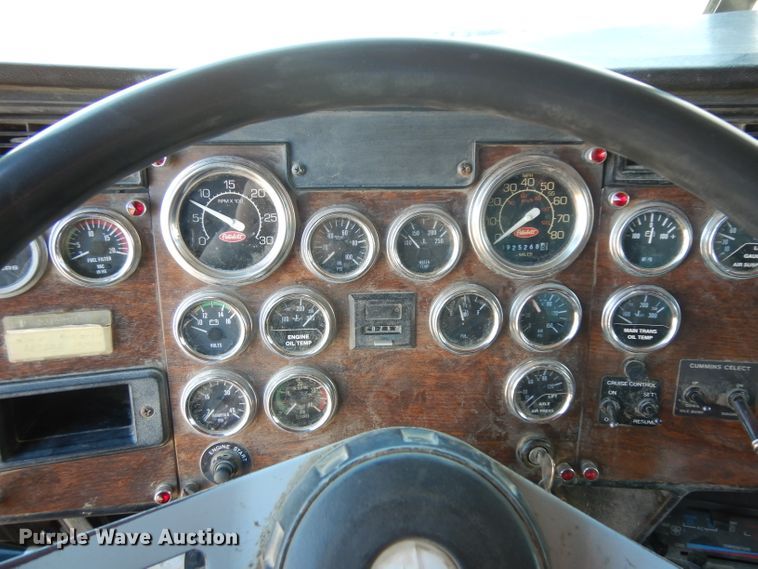 image for item GJ9086 1992 Peterbilt 378 dump truck