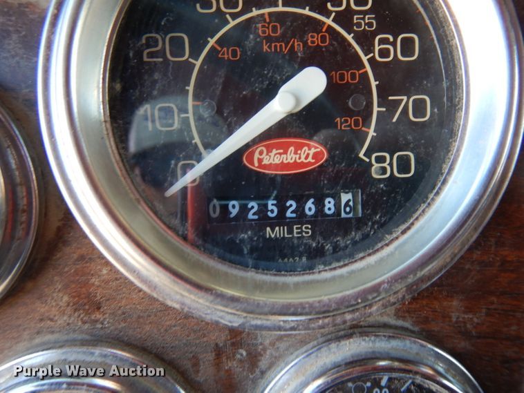 image for item GJ9086 1992 Peterbilt 378 dump truck